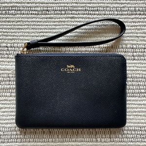 COACH BLACK WRISTLET NWT